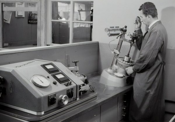 История открытия закиси азота: от радости до научных открытий